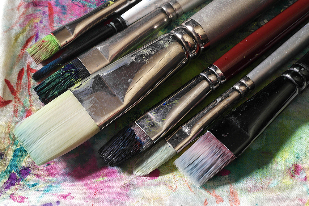 3 Ways to Clean Acrylic Paint Brushes - wikiHow