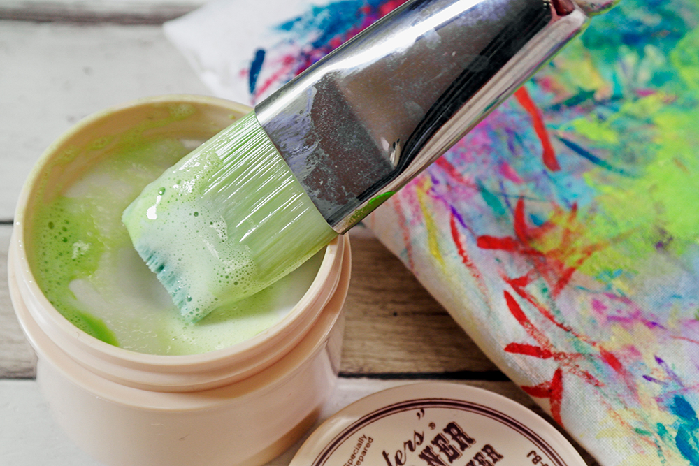 This Homemade Paint Brush Cleaner Is a Snap to Make!