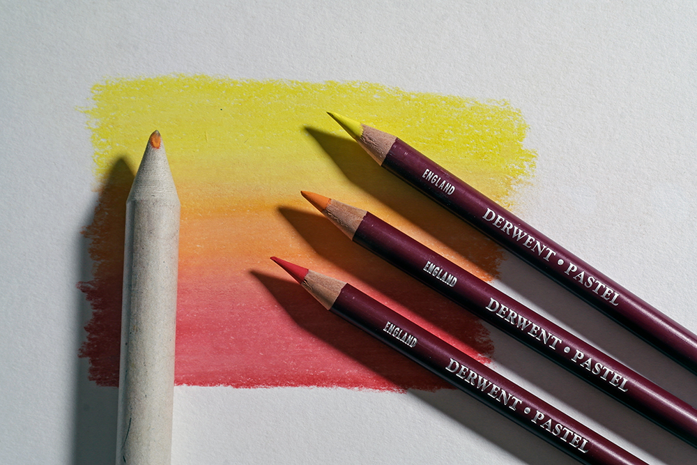 https://www.artsupplies.co.uk/blog/wp-content/uploads/2022/02/Our-Top-Tips-for-Using-Derwent-Pastel-Pencils-smooth-transitions-of-colour-06.jpg
